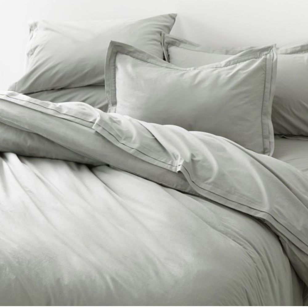 Crate & Barrel Duvet and Sham Set Queen